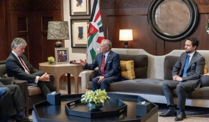الملك عبدالله الثاني يستقبل مستشار الأمن القومي البريطاني في عمّان