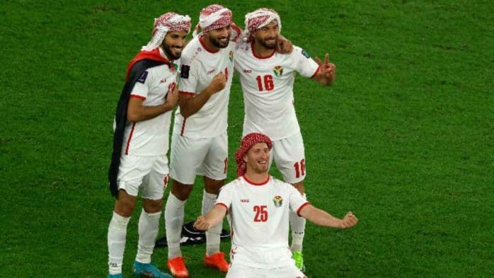 عرض خاص من الملكية الأردنية لمشجعي النشامى لحضور مباراة عُمان