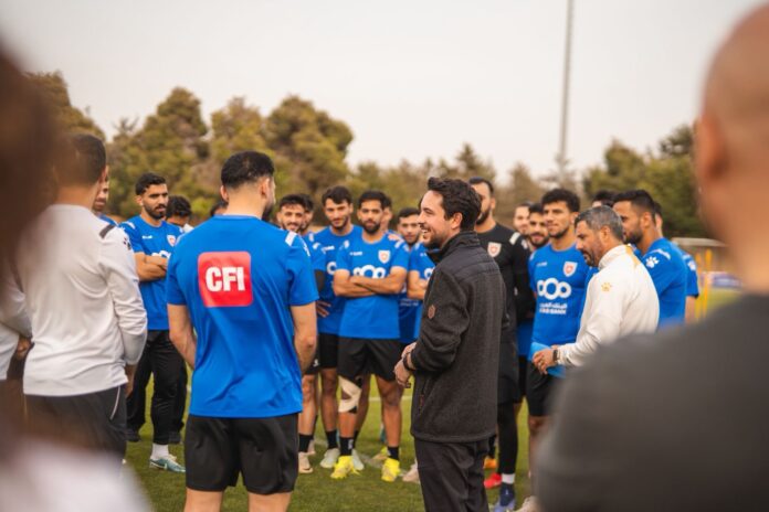 ولي العهد يحضر تدريبات النشامى استعداداً لمواجهة عمان في تصفيات كأس العالم 2026