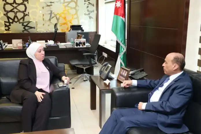 الأردن وفلسطين يبحثان تعزيز التعاون في قطاع النقل وتطوير مشاريع إقليمية مشتركة