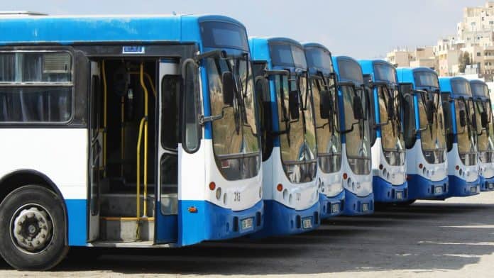تشغيل 120 حافلة حديثة بين عمان وأربع محافظات ضمن خطة جديدة لدعم النقل العام