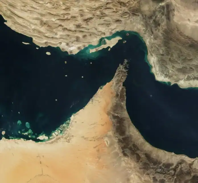 خبير أردني يحذّر إغلاق مضيق هرمز سيناريو كارثي يهدد استقرار العالم