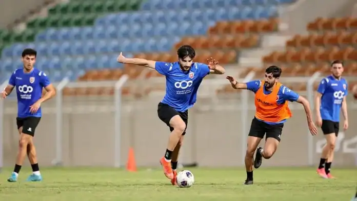 دعم جماهيري كبير للمنتخب الوطني في مسقط استعداداً لمواجهة عمان بتصفيات المونديال