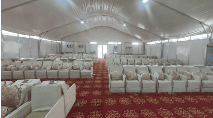وزير الأوقاف يوصي الحجاج الأردنيين بعدم مغادرة خيام عرفات لتجنب ضربات الشمس