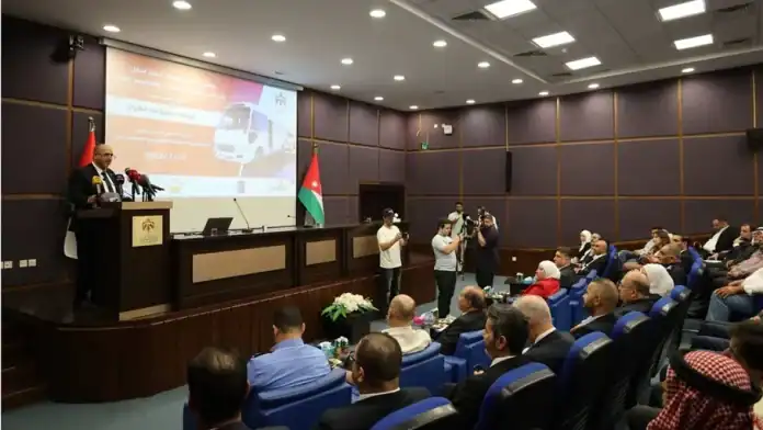 بدء التشغيل الرسمي لخطي عمان – الكرك وعمان – السلط بـ67 حافلة ذكية