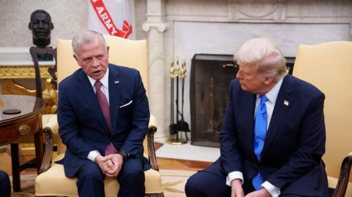 الملك يجري اتصالاً مع ترامب حول غزة وسوريا ويشدد على ضرورة وقف الحرب