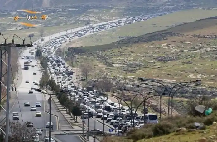 ازدحام مروري خانق في شارع الأردن بعد تصادم 4 مركبات