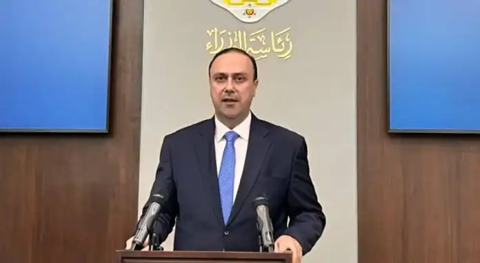 المومني يعقد مؤتمراً صحفياً في جرش لإعلان قرارات الحكومة