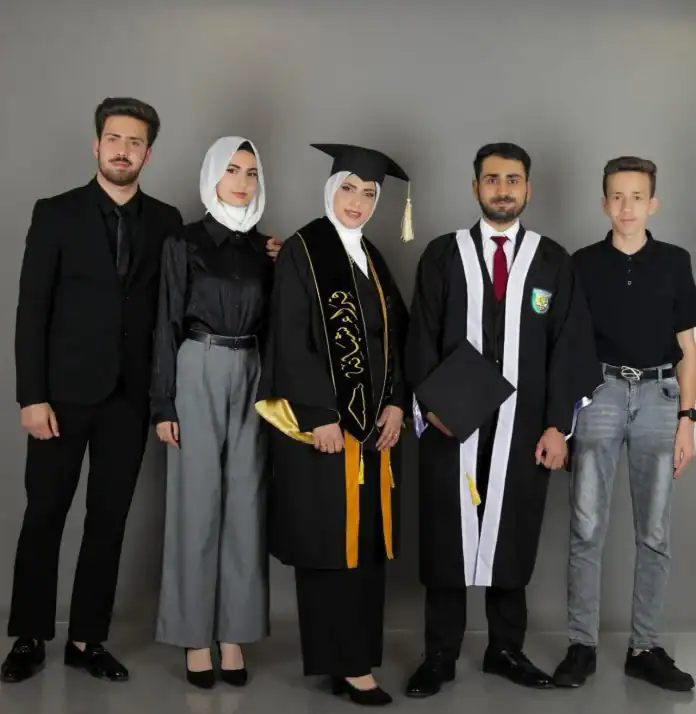 فداء تتخرج من الجامعة الأردنية بتفوّق بعد انقطاع 20 عاماً عن التعليم