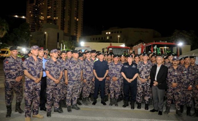 مدير الأمن العام ينقل تحيات الملك لفريق الإطفاء العائد من سوريا ويشيد بجهوده الإنسانية