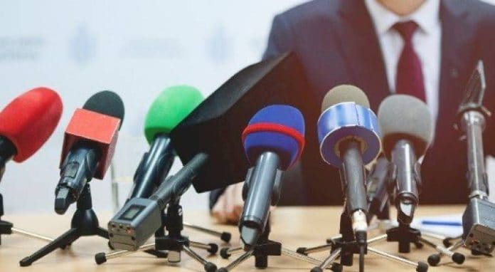 المومني: لا عضوية في نقابة الصحفيين دون امتحان لغة وإثبات الراتب