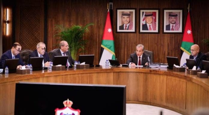 نظرة تحليلية في أداء الحكومة الحالية