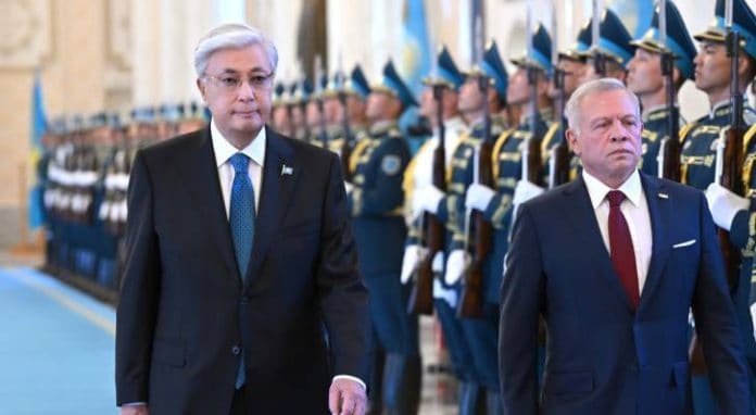 الملك عبدالله الثاني يلتقي رئيس كازاخستان في قصر أكوردا بأستانا