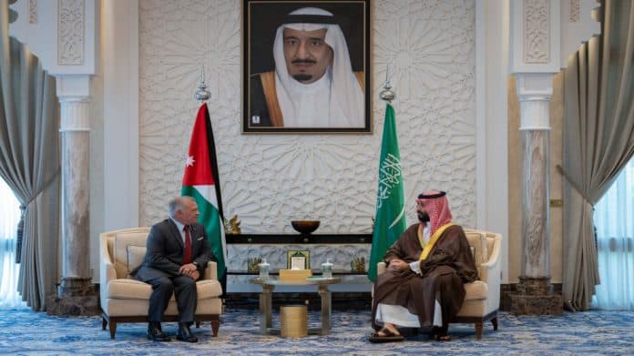 الملك وولي العهد السعودي يبحثان التطورات في غزة والضفة الغربية