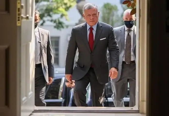 الملك يؤكد استمرار الأردن في إيصال المساعدات لغزة بكافة السبل الممكنة