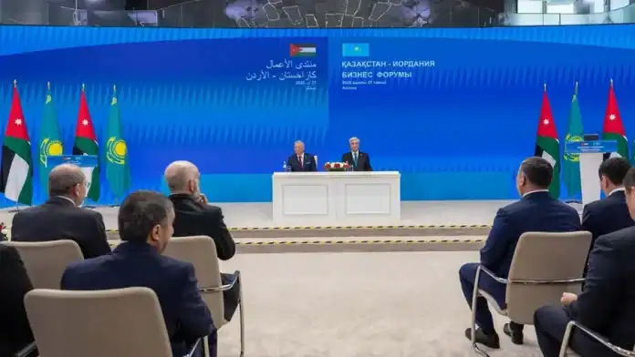 الملك وتوكاييف يختتمان منتدى الأعمال الأردني الكازاخستاني في أستانا