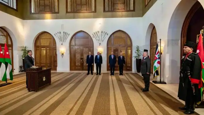 محافظون جدد يؤدون اليمين القانونية أمام الملك