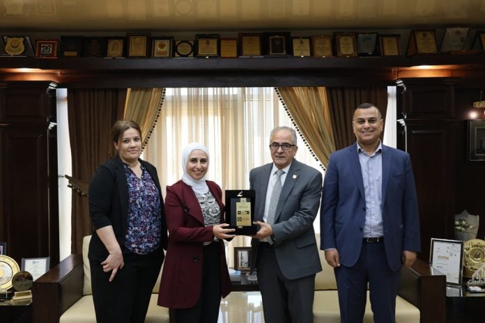 رئيس جامعة عمّان الأهلية يكرم الدكتورة ولاء السمادي لقيادتها مشروعًا أكاديميًا ممولًا من الاتحاد الأوروبي