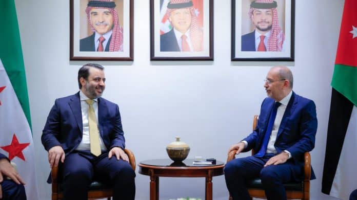 الصفدي يلتقي وزير الخارجية السوري قبيل اجتماع ثلاثي حول سوريا