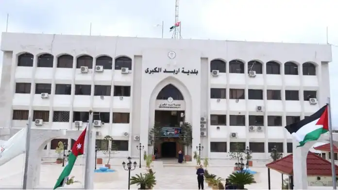 بلدية إربد تمهل المواطنين أسبوعًا لتصويب أوضاع شبكات تصريف مياه الأمطار
