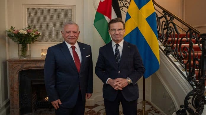 جلالة الملك عبدالله الثاني يلتقي رئيس الوزراء السويدي في ستوكهولم