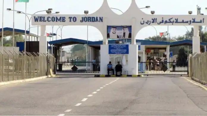 فتح جسر الملك حسين للمسافرين الجمعة لساعات محدودة