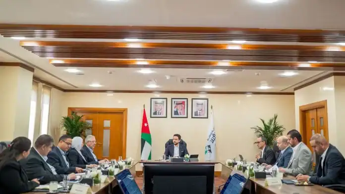 ولي العهد يشدد على تسهيل إجراءات الاستثمار بالعقبة