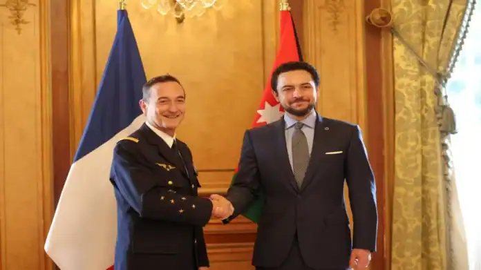 ولي العهد الأردني يلتقي رئيس أركان الجيش الفرنسي ويزور مقر الدرك الوطني