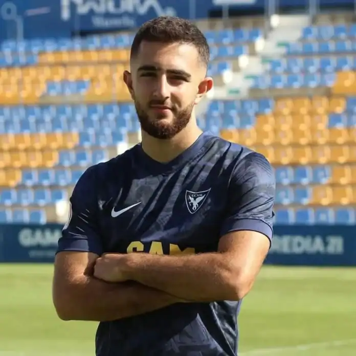 انتقال موهبة أردنية شابة إلى نادٍ إسباني: أحمد المحسيري ينضم إلى UCAM مورسيا