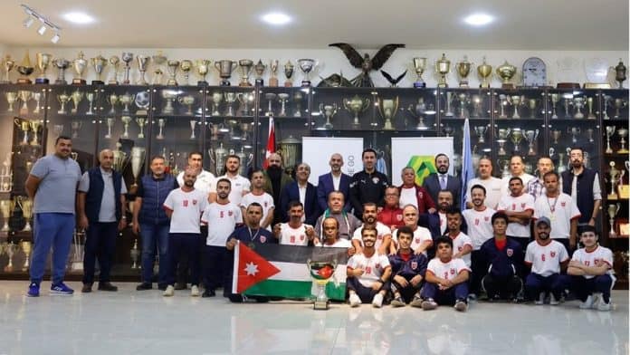 الفيصلي يُمجّد المنتخب الوطني لكرة القدم لقصار القامة