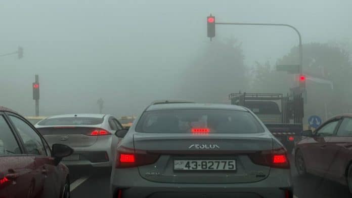 الأرصاد الجوية: استمرار الأجواء الضبابية والباردة مع رصد كميات الأمطار