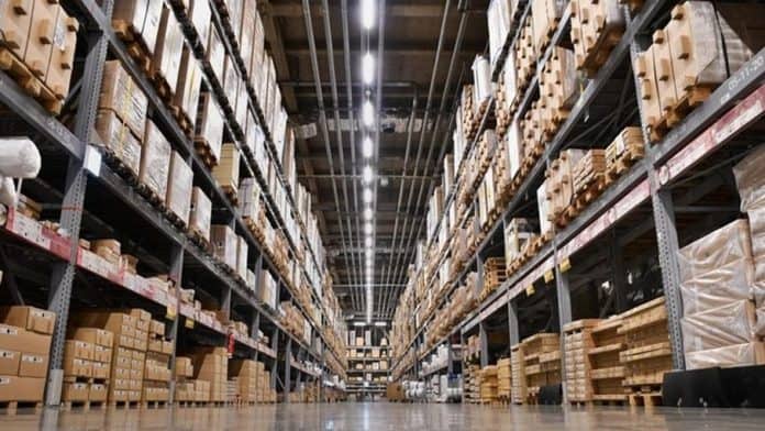 قصور في السلامة العامة وتجاوزات إدارية في مستودعات 