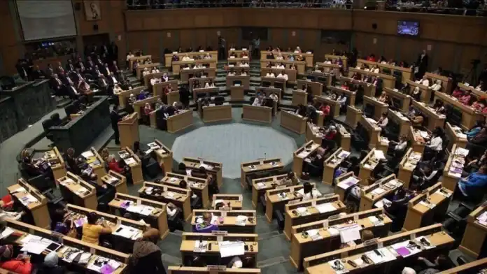 مجلس النواب يصادق نهائياً على تعديلات قانون الكاتب العدل 2025