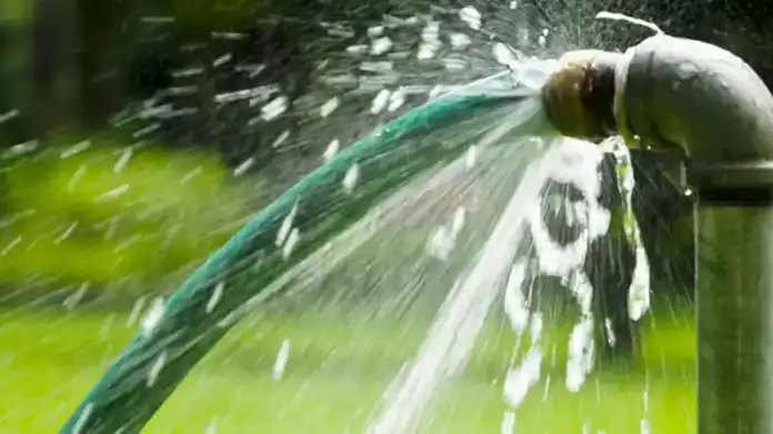 الأردن يكشف عن خفض الفاقد المائي إلى 42% وسط تحديات الإجهاد المائي