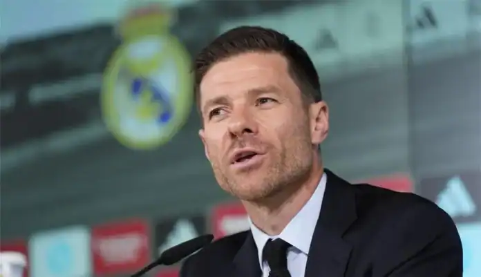 ريال مدريد ينهي حقبة تشابي ألونسو بعد خسارة الكلاسيكو