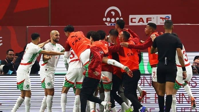 أسود الأطلس يروضون الكاميرون ويحجزون مقعداً في نصف نهائي 