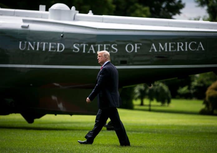 ترمب يعلن تحريك أسطول 