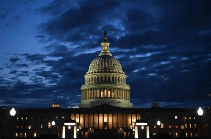 الكونغرس يفشل في الحد من صلاحيات ترامب العسكرية تجاه إيران