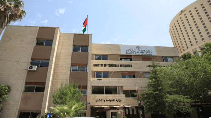 توقعات بتراجع الطلب السياحي وإلغاء الحجوزات خلال الأشهر الثلاثة القادمة