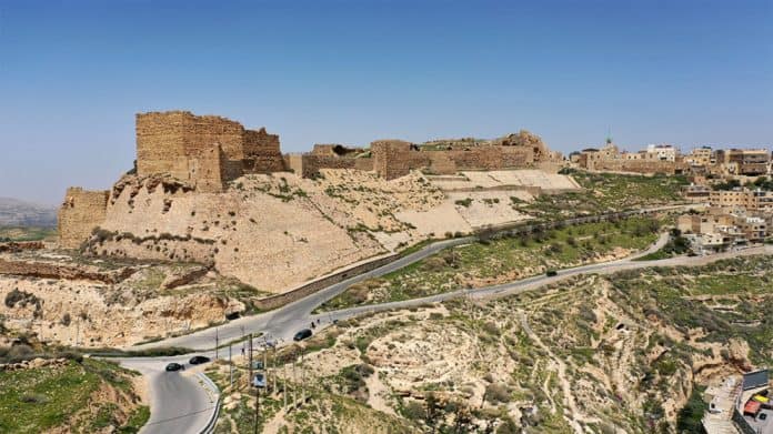 إغلاق طريق المرج في الكرك مؤقتاً لإنشاء مشروع التلفريك