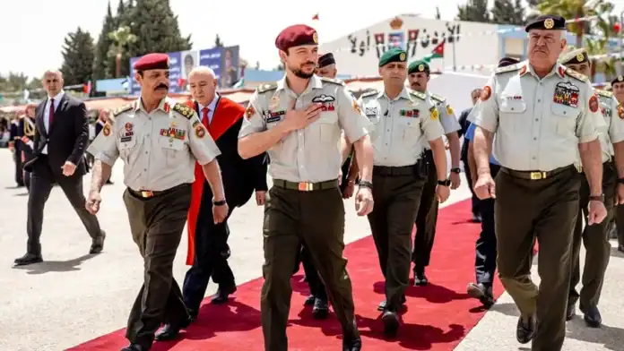 ولي العهد يشهد تخريج الفوج الرابع والثلاثين من الجناح العسكري لجامعة مؤتة