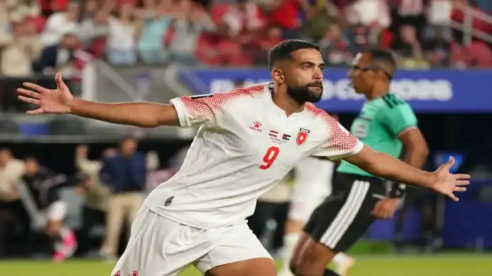 علي علوان يفرض وجوده ضمن قائمة أفضل 15 لاعباً في افتتاح المونديال