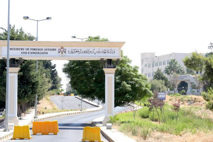 الأردن يستنكر الهجمات الإيرانية على مرافق مدنية في البحرين والكويت
