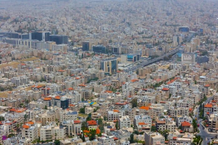 طقس صيفي معتدل الجمعة يتبعه ارتفاع طفيف للحرارة