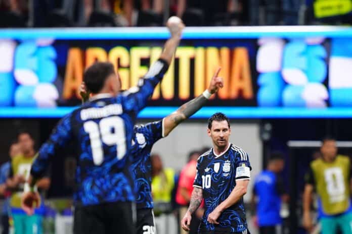 الأرجنتين تتجاوز إنجلترا وتتأهل لنهائي كأس العالم