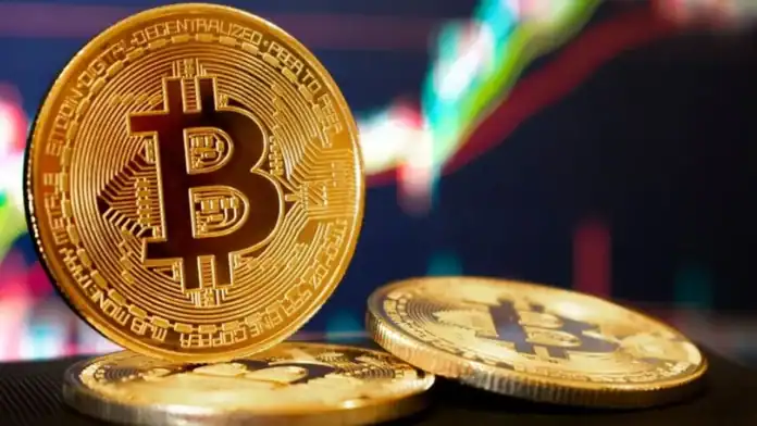 ارتفاع قيمة بيتكوين وتخطيها مستوى 79.5 ألف دولار