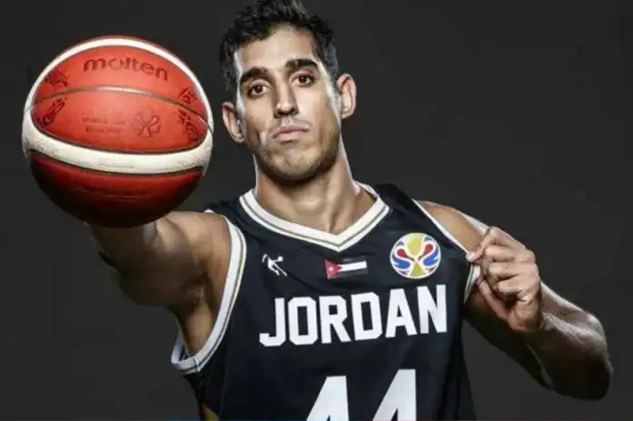 إصابة نجم المنتخب الأردني أحمد الدويري بقطع في الرباط الصليبي