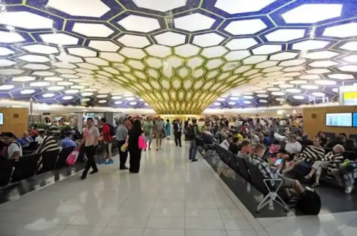إيقاف رحلات شركات الطيران الإيرانية في الإمارات