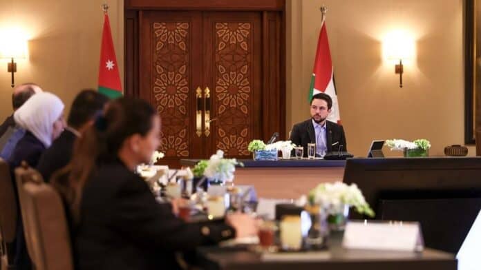 الأمير الحسين بن عبدالله الثاني ولي العهد خلال اجتماع المجلس الوطني لتكنولوجيا المستقبل
