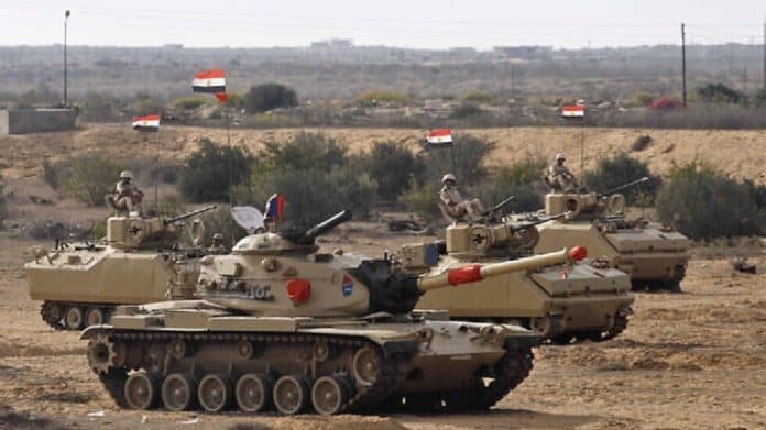 حالة تأهب قصوى.. مصر تعزز قواتها على الحدود مع إسرائيل